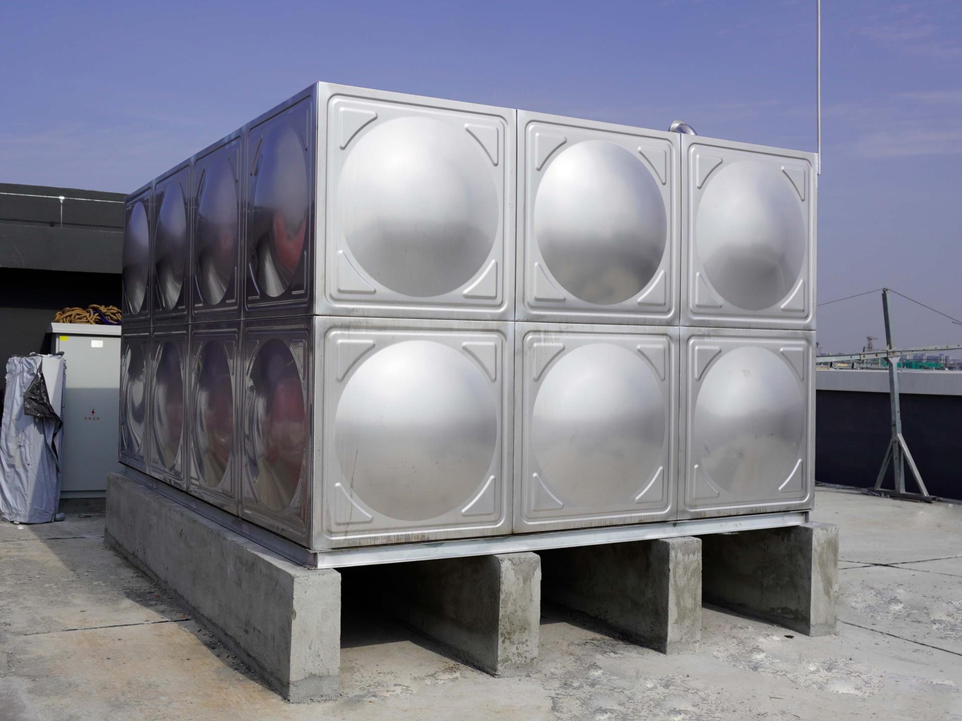 写字楼楼顶不锈钢生活水箱